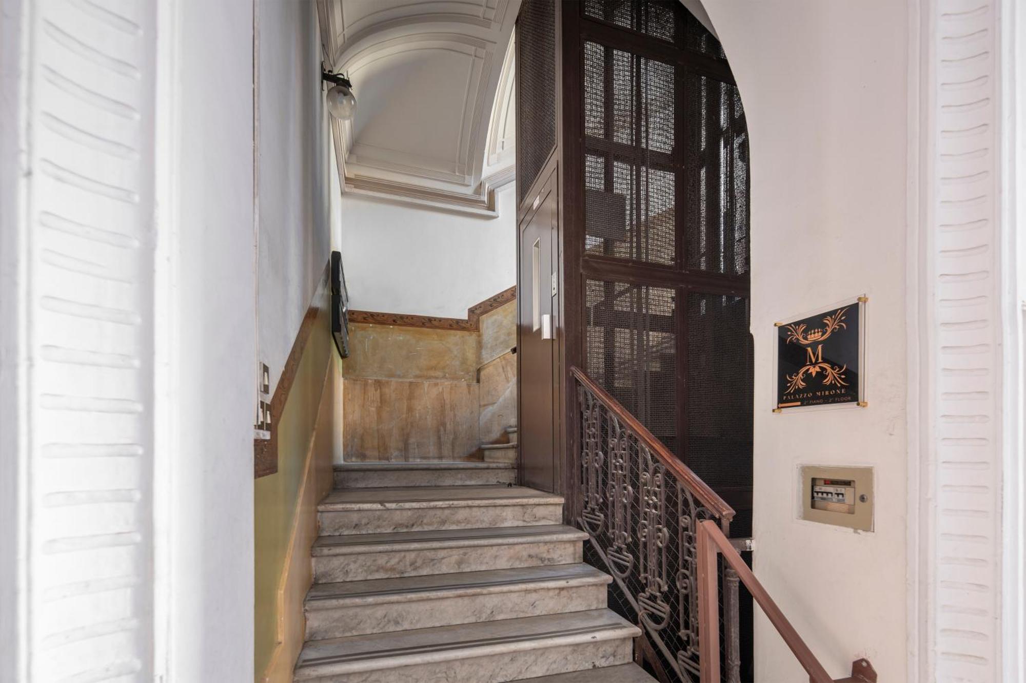 Mirone - Suite Apartments Catania Centro Luaran gambar